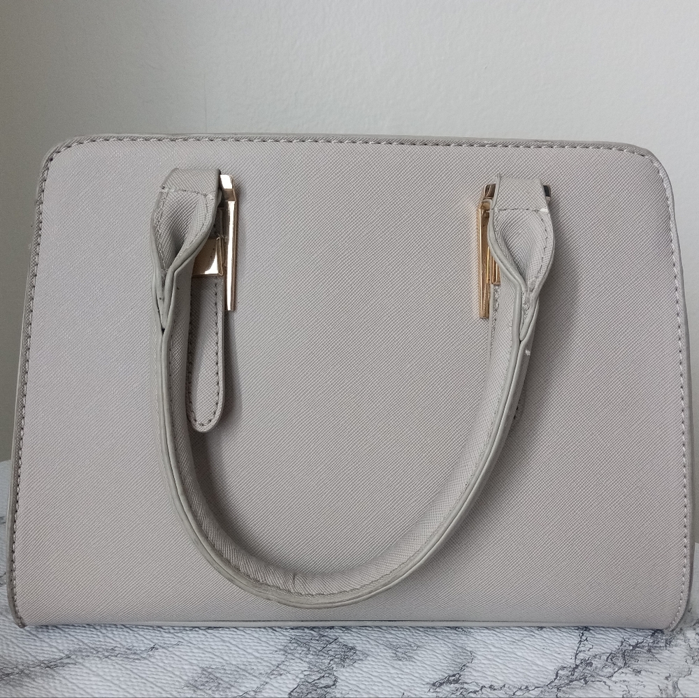 Elegant Gray Handbag